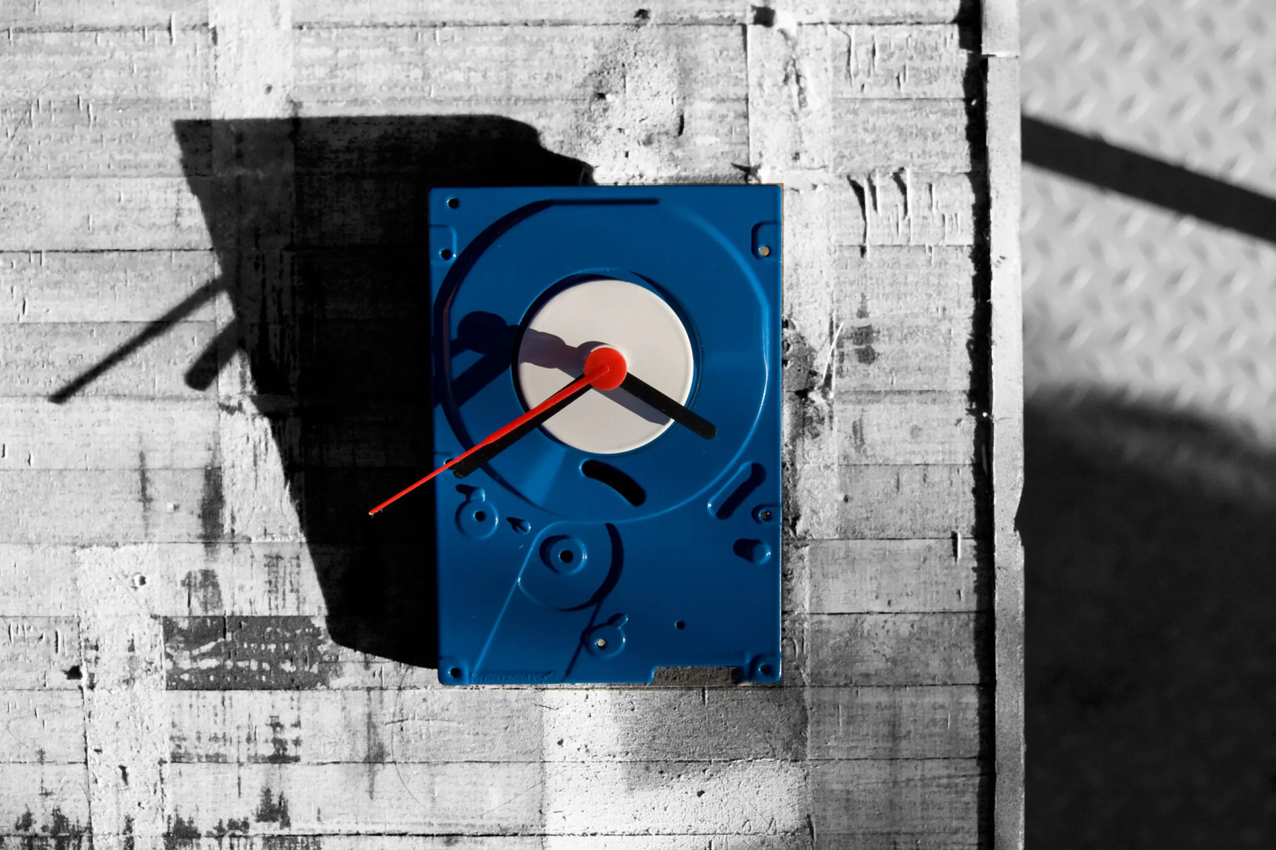 Tillam Hard Drive Clock - clock made out of a 3.5" hard drive