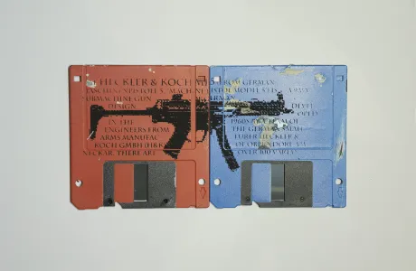 8bit MP5 weapon - slik screen artwork - floppy disk 8bit MP5 weapon - slik screen artwork - floppy disk
